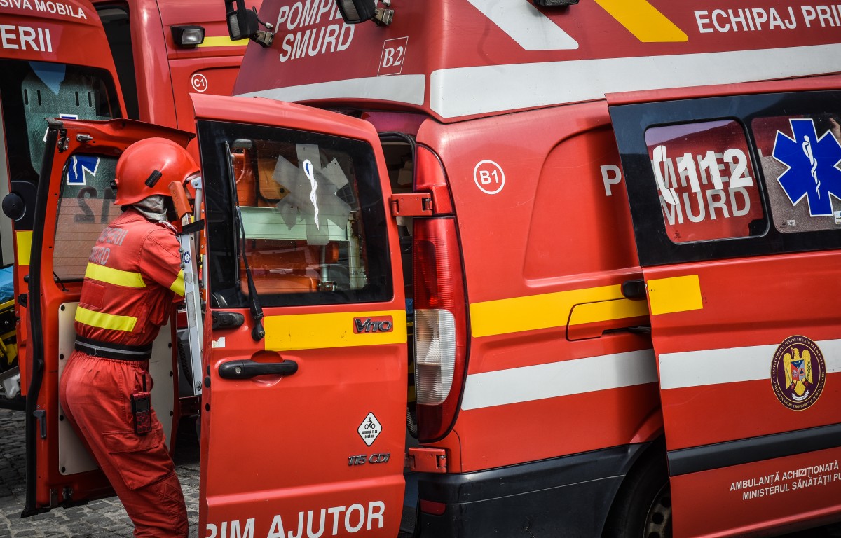Pompierii au intervenit pentru a ajuta o femeie să intre în casă