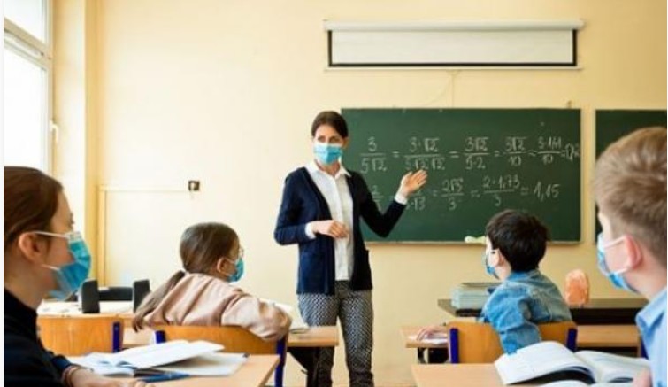 7 unități de învățământ din Cluj-Napoca au toate cadrele didactice vaccinate