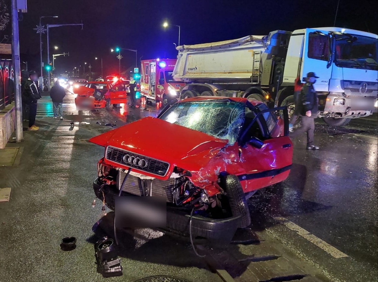 Accident cu trei mașini implicate în Florești