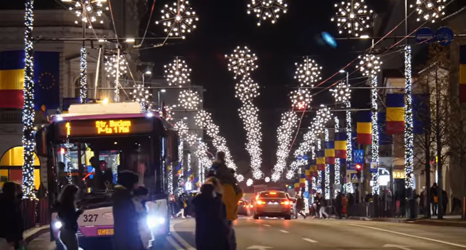 Iluminatul festiv a fost pornit aseară la Cluj-Napoca! Orașul