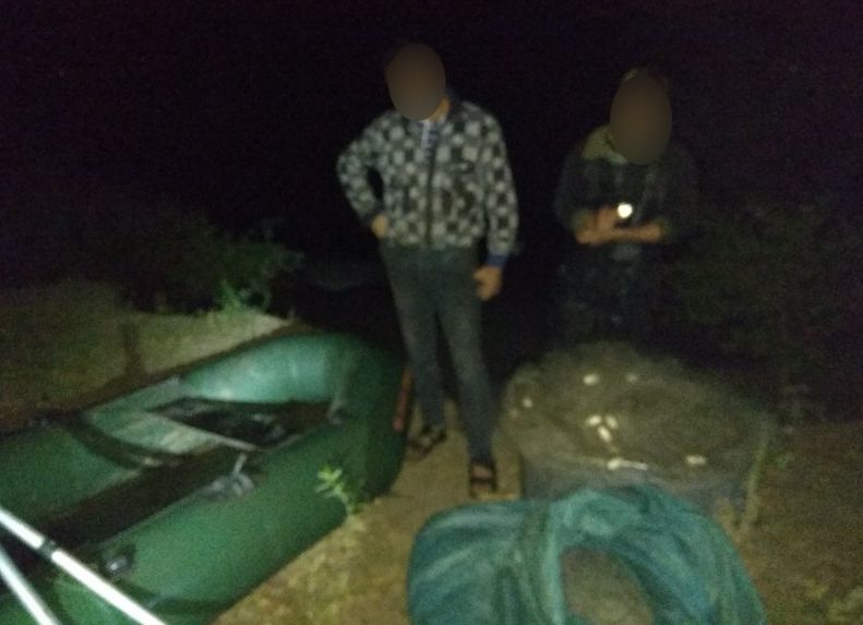 Un bărbat a fost prins la furat de pești. FOTO: Arhivă