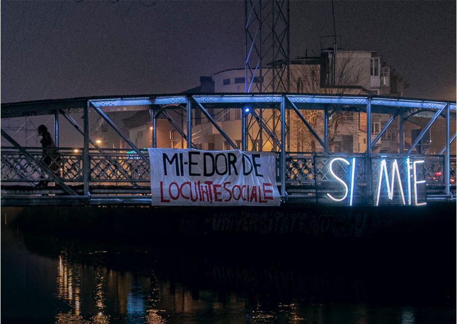 Banner cu „Mi-e dor de locuințe sociale”