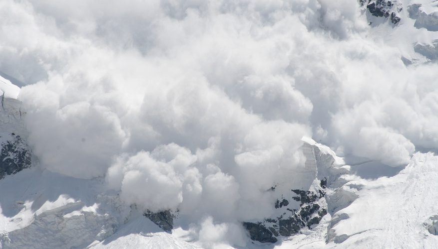 Avertizare salvamontiști. Risc mare de AVALANȘĂ în munții Făgăraș