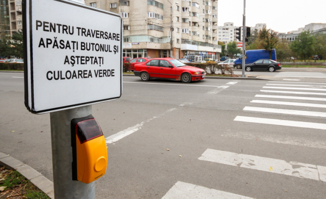 Semafoare la trei treceri de pietoni din Cluj-Napoca.