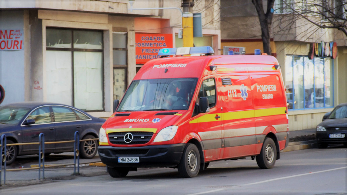 Accident GRAV în Câmpia Turzii. Un pieton a fost lovit MORTAL de un șofer de 18 ani