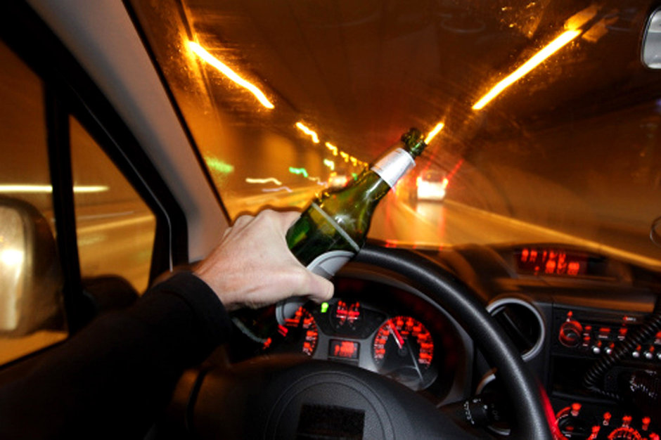 Inconștiență la volan! Șofer fără permis de conducere și beat