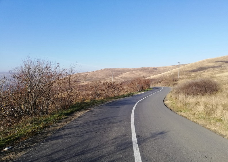 37 de drumuri și sectoare de drumuri județene au fost asfaltate în 2021