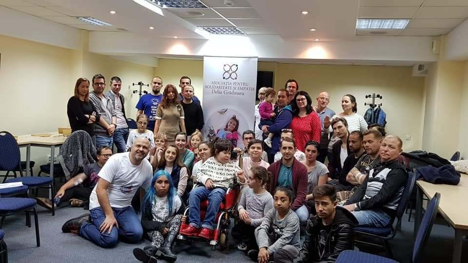 35 de tineri dependenți de dializă au trăit magia nopții dintre ani. Ungureanu: „Revelion cu niște luptători adevărați!”