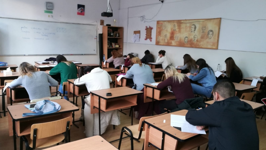 Doar elevii de gimnaziu și liceu se întorc luni la școală. Când e următoarea vacanță? Structura anului școlar.