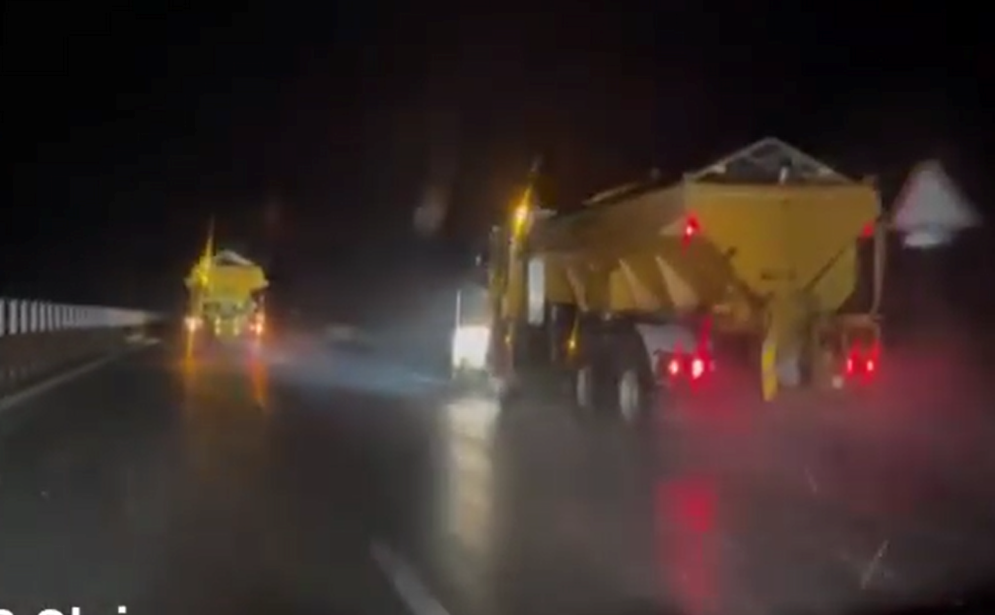 Viscol PUTERNIC. Copaci căzuți pe carosabil