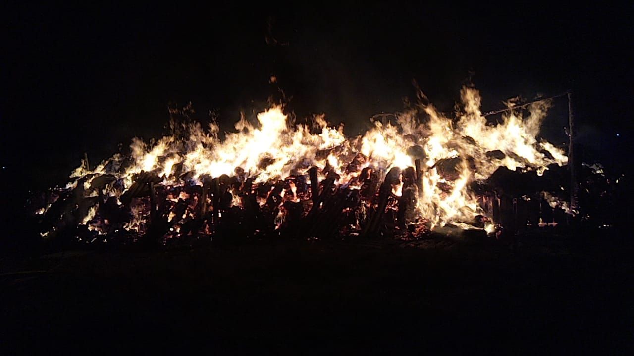 Incendiu PUTERNIC în Iacobeni. Peste trei tone de fân au fost cuprinse de FLĂCĂRI/ Fotografie generică