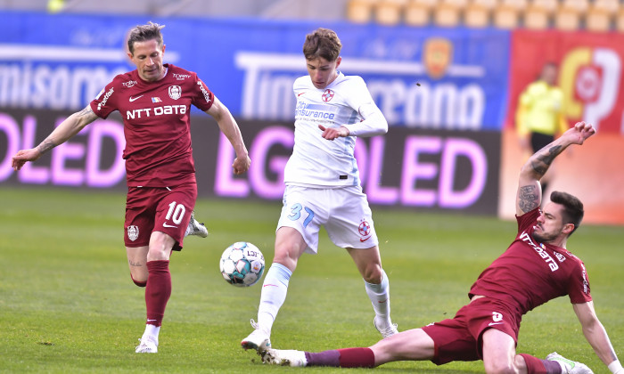 Duel între Tavi Popescu de la FCSB și Ciprian Deac