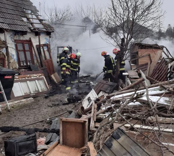 Incendiu în Turda! O casă a fost cuprinsă de flăcări