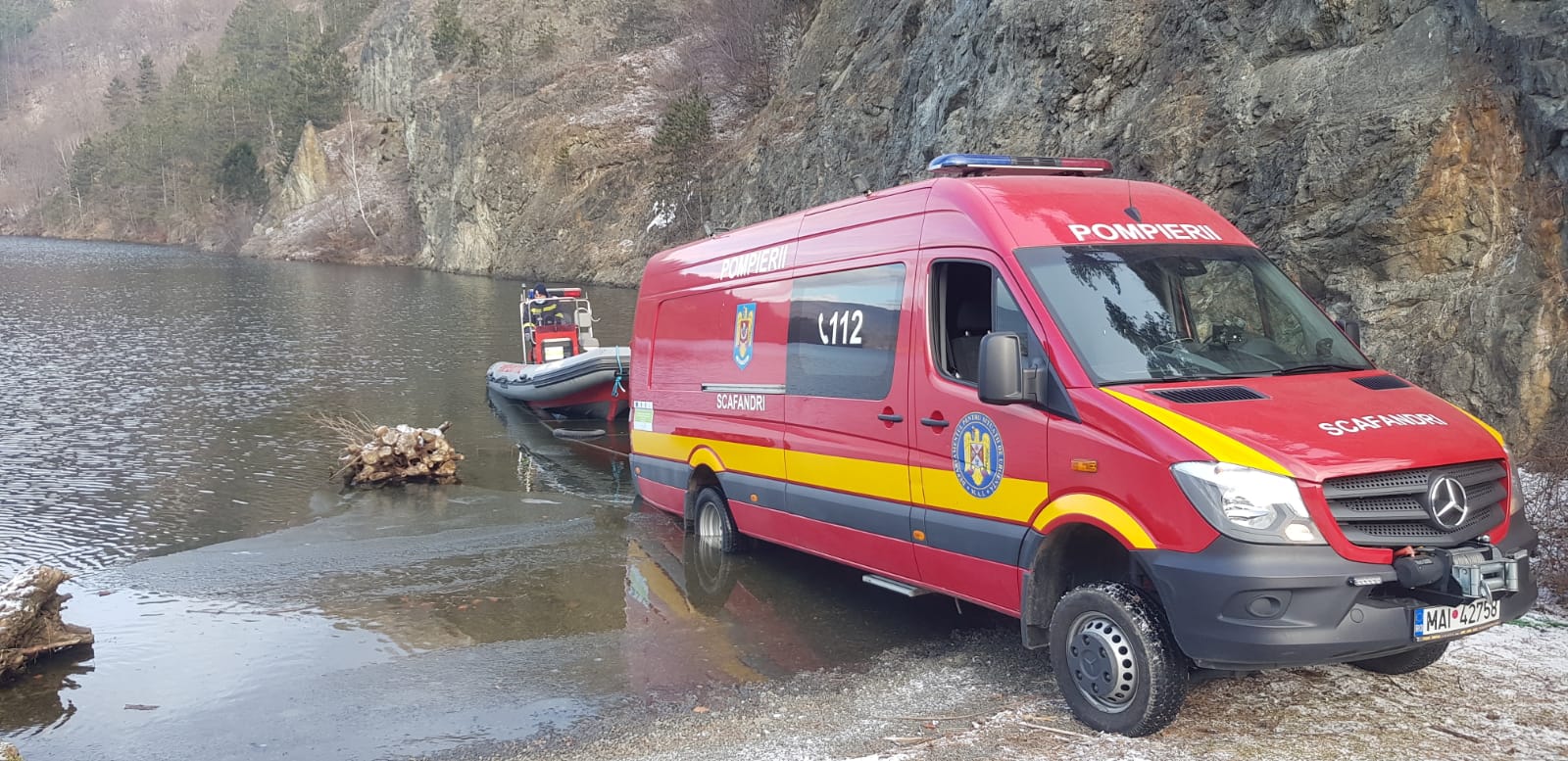 Cadavrele a doi bărbați