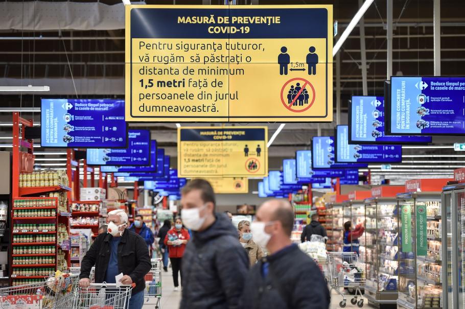Liber în supermarketurile din malluri pentru nevaccinați.