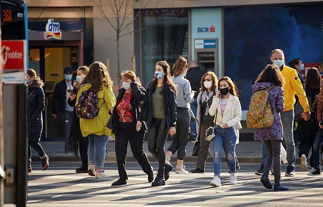 Peste 36.000 de cazuri de COVID-19 în ultimele 24 de ore. Aproape 200 de persoane