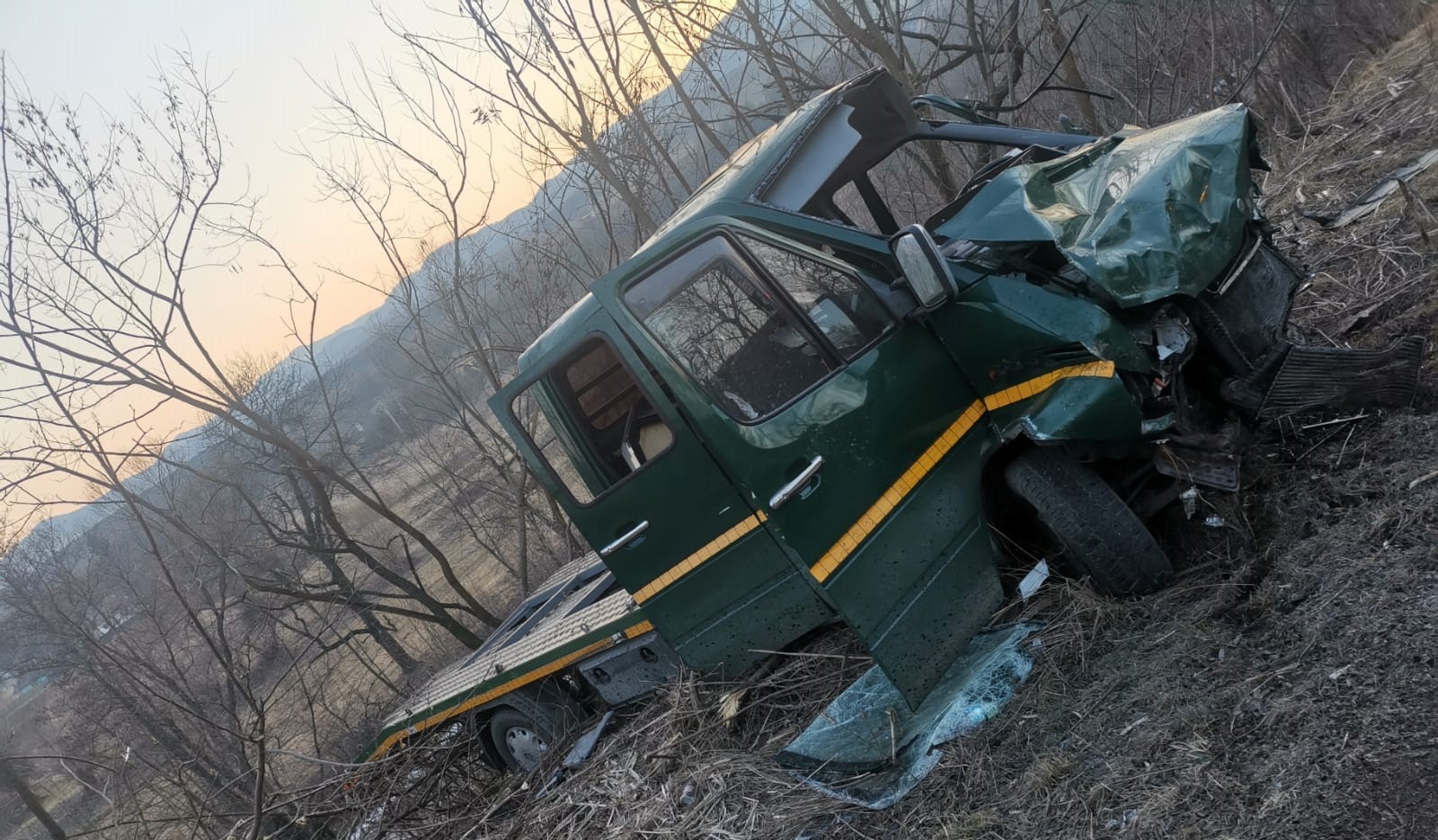 Accident GRAV în Băișoara! Un bărbat a MURIT după ce a încercat să depășească altă mașină. FOTO