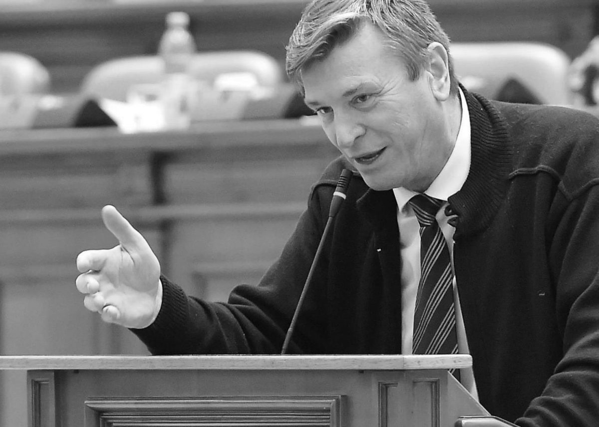 A murit Corneliu Olar