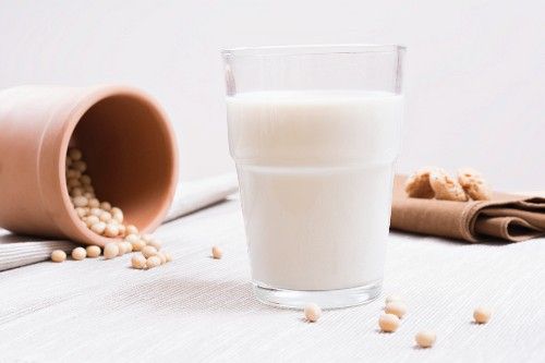 Băutura care te ajută să slăbești și previne cancerul. Ajută femeile la menopauză și protejează vasele de sânge