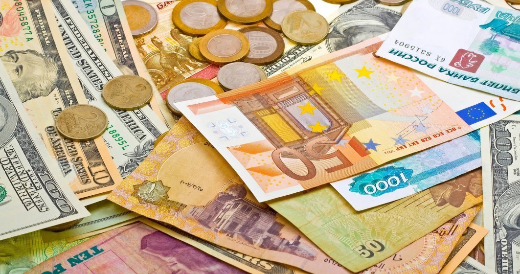 98% dintre analiștii financiari anticipează o depreciere a leului în următoarele 12 luni
