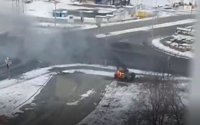 Vehiculele militare rusești au pătruns în orașul Harkov: „Le cerem civililor să nu iasă din case”. VIDEO