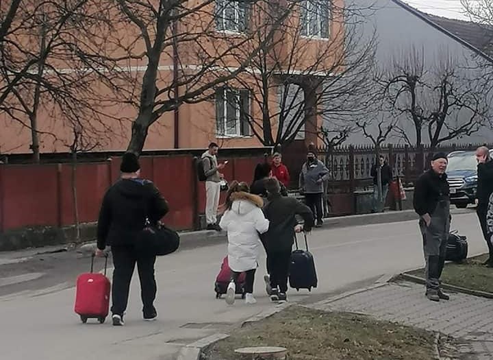 10 copii și 7 mămici din Ucraina