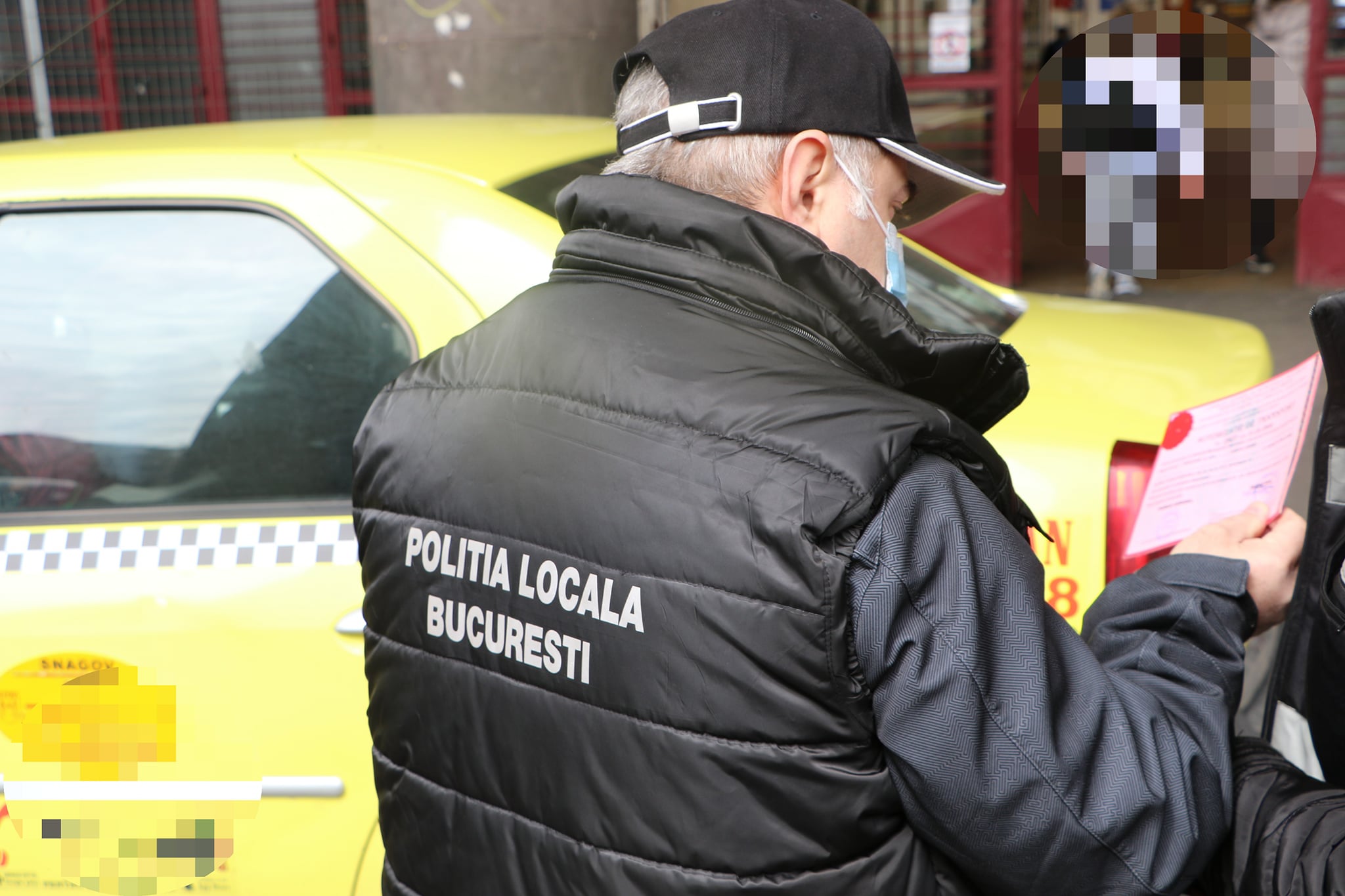 Un taximetrist din București