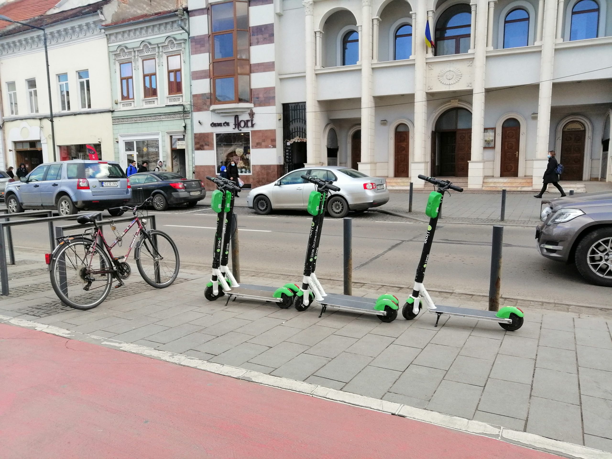 Reguli pentru utilizarea trotinetelor electrice din Cluj-Napoca