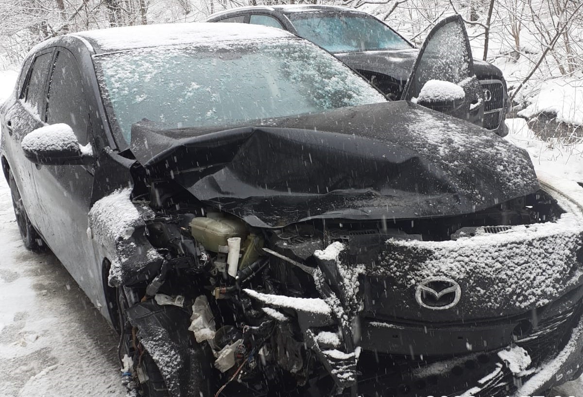 Accident pe drumul care duce la stațiunea Muntele Băișorii. Un bărbat a fost transportat la spital. FOTO