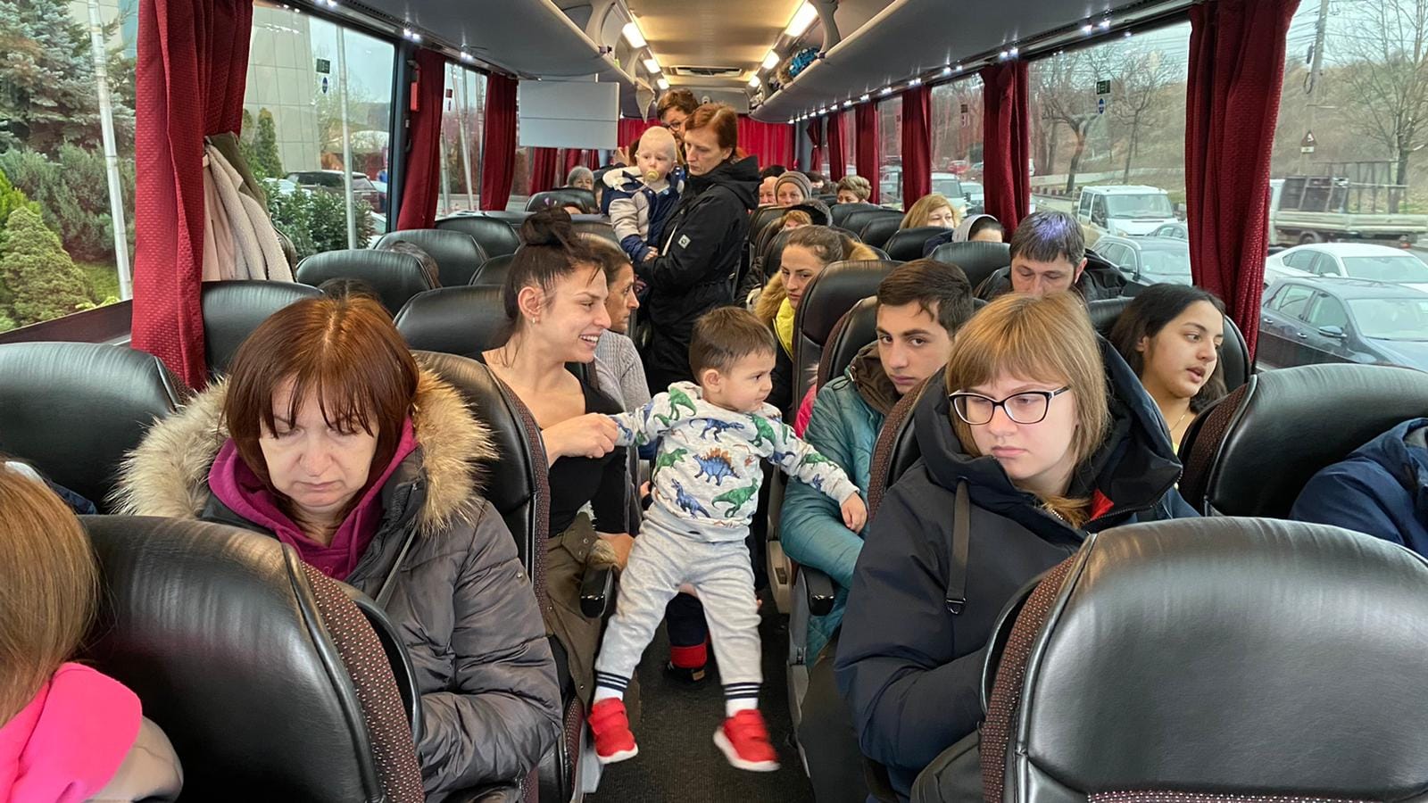 Asociația Blondie a reușit să trimită 95 de refugiați din Ucraina spre Munchen. Cel mai mic pasager