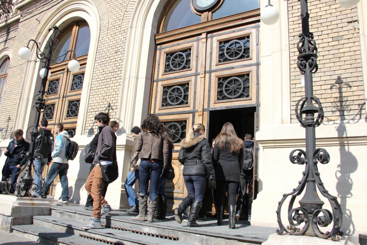 Când se vor întoarce studenții de la Universitatea Babeș-Bolyai înapoi la facultate fizic
