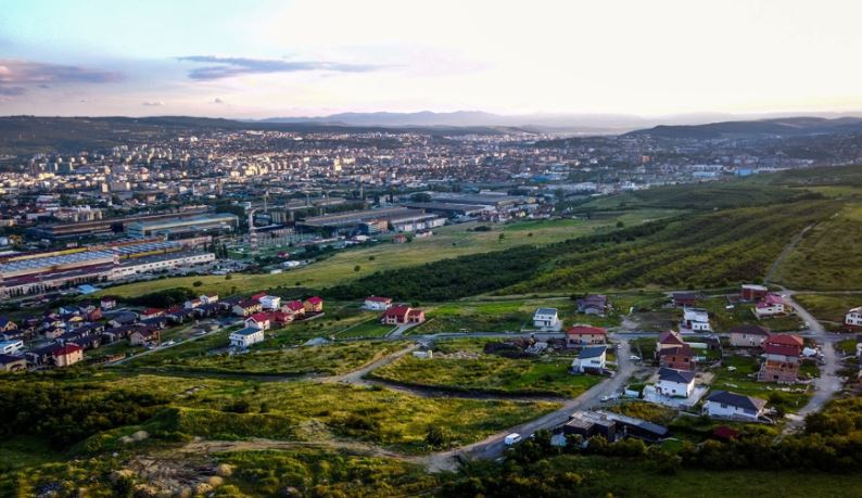 Un tânăr închiria fictiv apartamente în Cluj-Napoca și s-a ales cu zeci de mii de lei. A păcălit 11 persoane