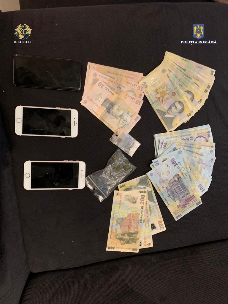 PERCHEZIȚII la traficanți de persoane și droguri din Cluj. Doi bărbați au fost ARESTAȚI