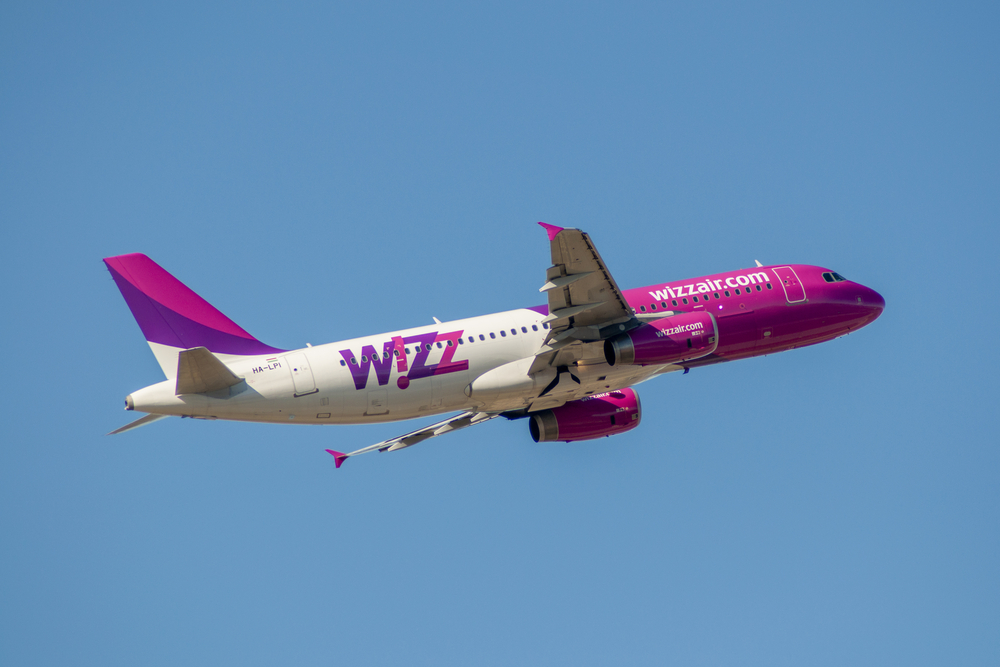 Alertă cu bombă la bordul unui avion Wizz Air! Aeronava a fost escortată până în Ungaria de avioane de vânătoare românești/ sursă foto: depositphotos.com