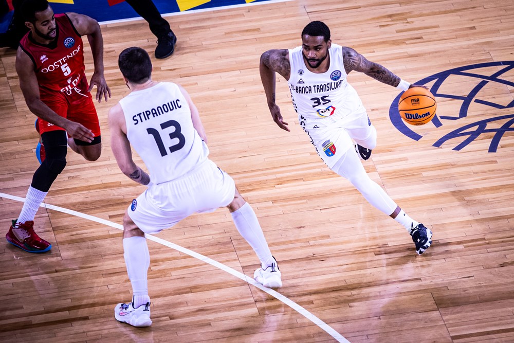 Patrick Richard și Andrija Stipanovic în meciul tur U-BT Cluj - Oostende