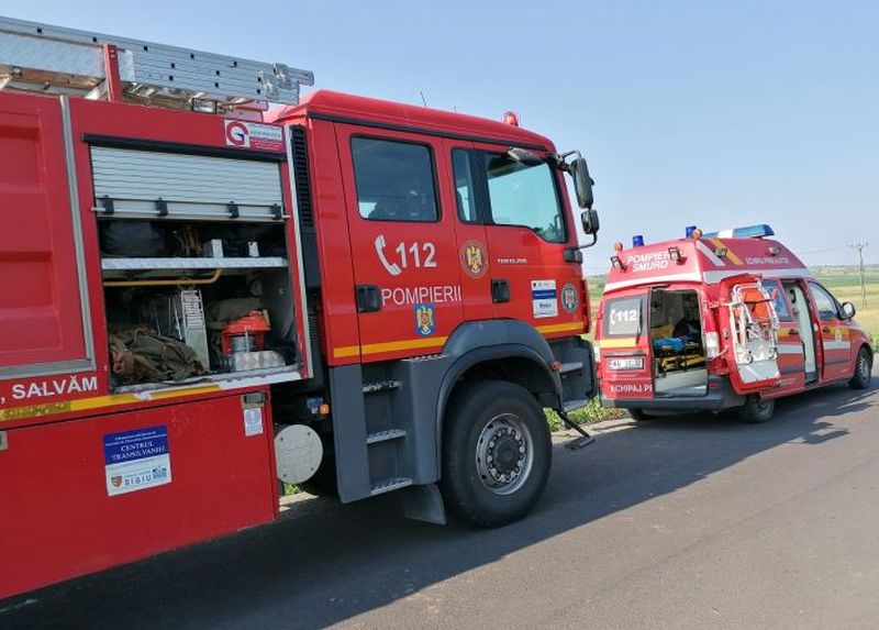 Incediu în localitatea Urca. O rulotă folosită de fermieri a luat foc