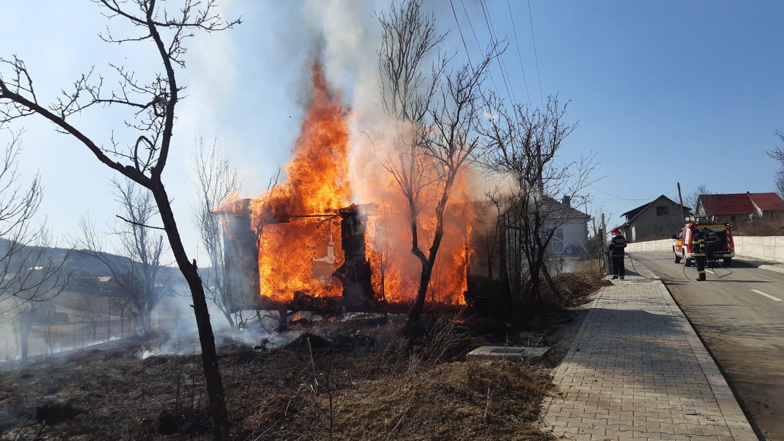 Peste 50 de incendii de vegetație în Cluj