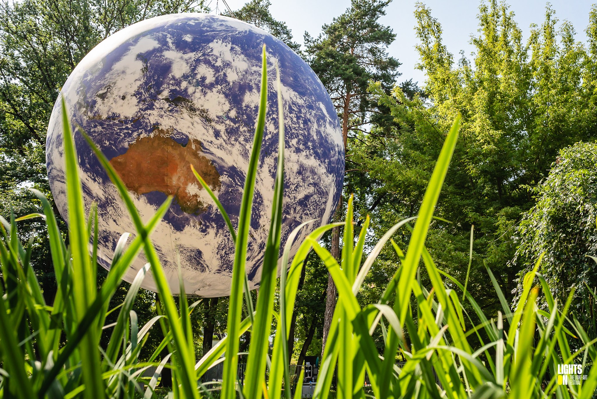 Instalaţia „Gaia” a britanicului Luke Jerram