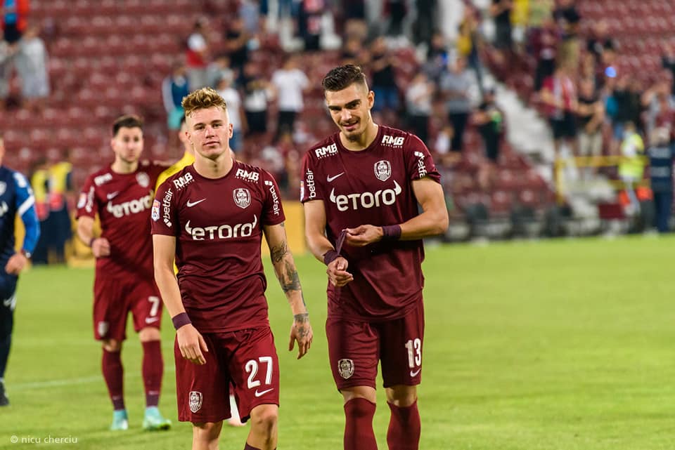 Denis Ciobotariu și Claudiu Petrila în tricoul lui CFR Cluj. Sursă foto: Facebook CFR Cluj