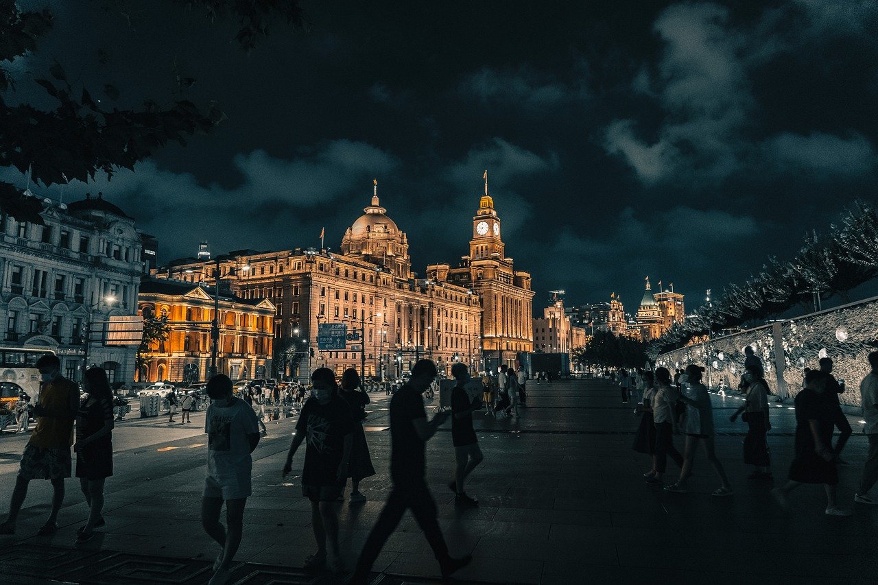 Oraşul Shanghai înăspreşte măsurile de izolare după creșterea cazurilor de COVID-19. Părinţii se tem că vor fi separaţi de copii/ Sursă foto: pixabay.com