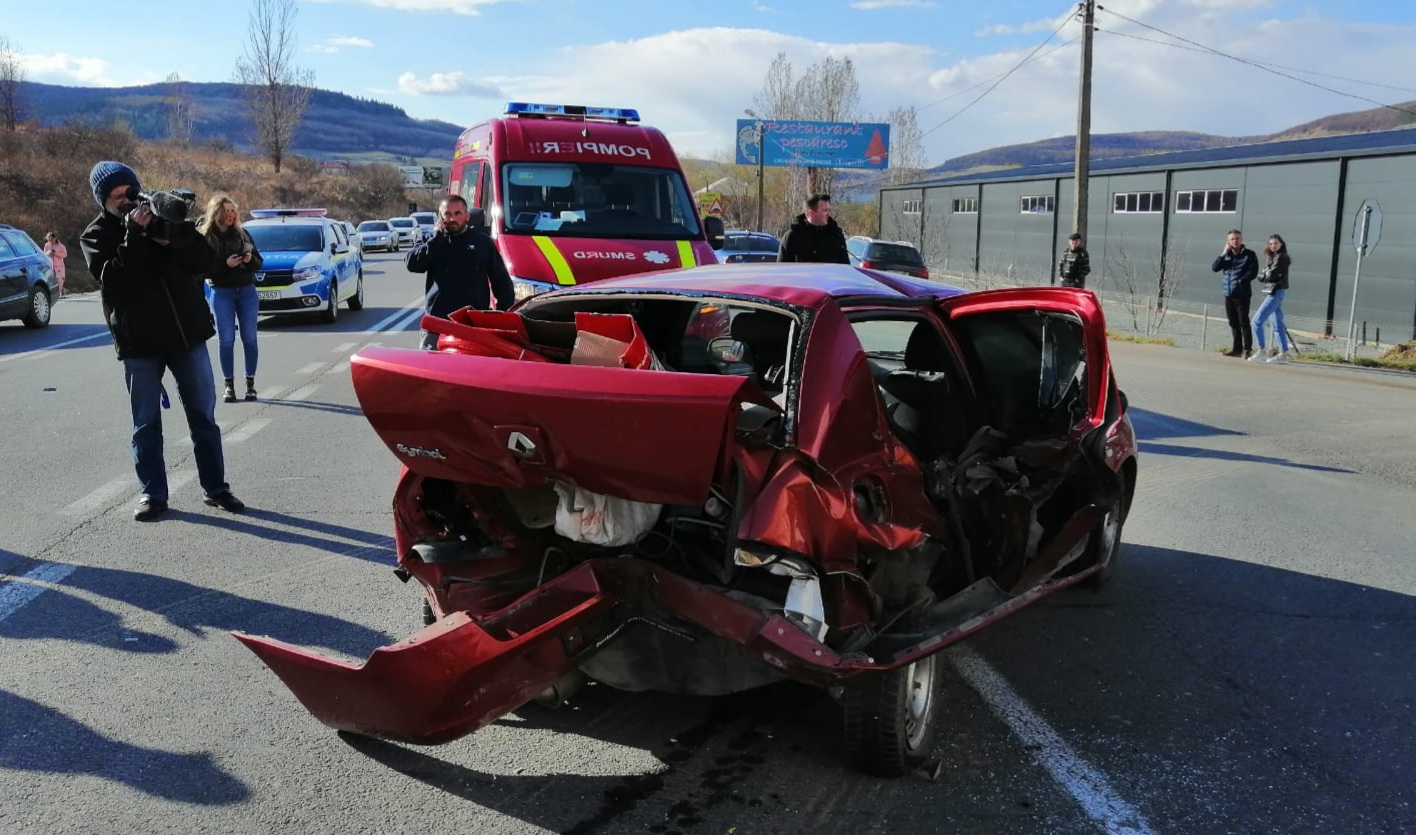 Accident cu doi răniți în comuna Feleacu. Foto: ISU Cluj.