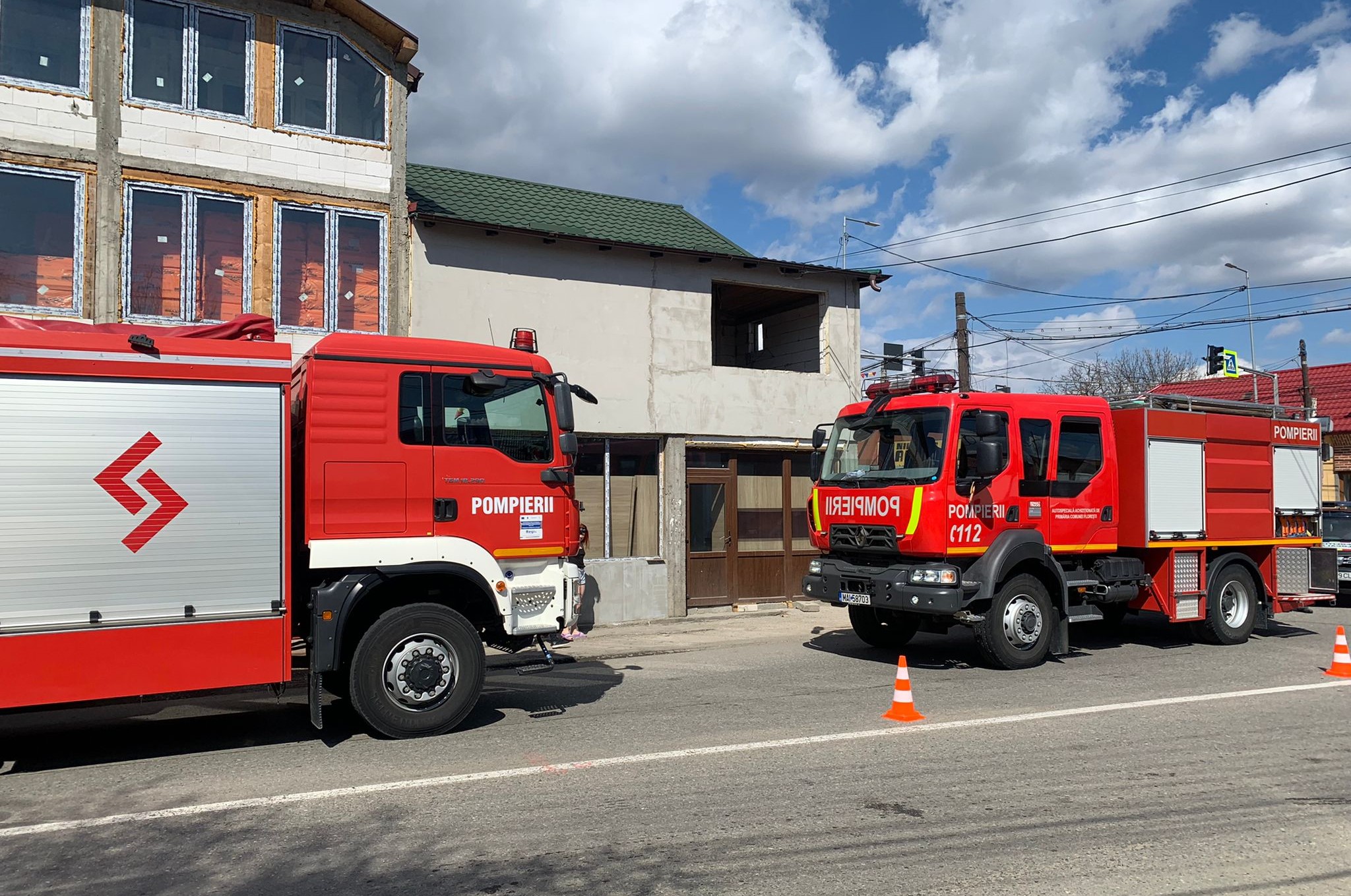 Incendiul s-a produs pe strada Republicii din comuna Gilău/ Sursă foto: ISU Cluj