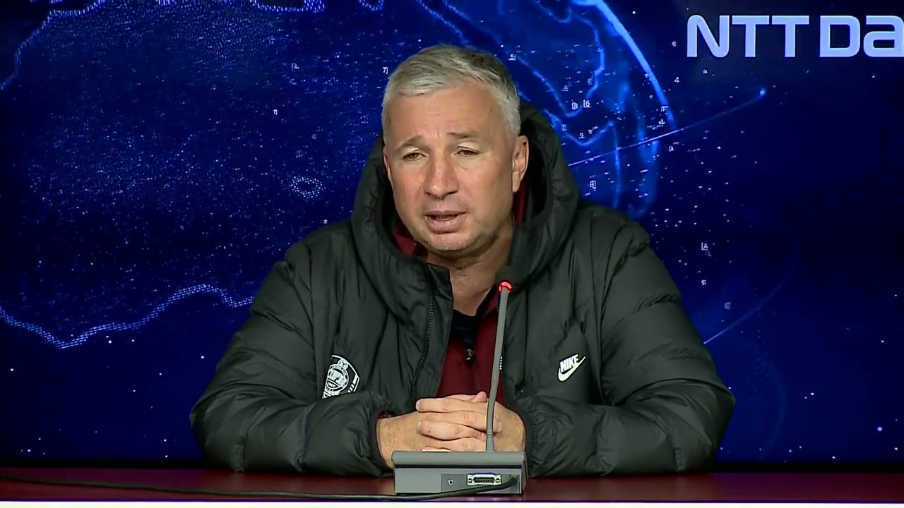 Dan Petrescu la conferința de presă