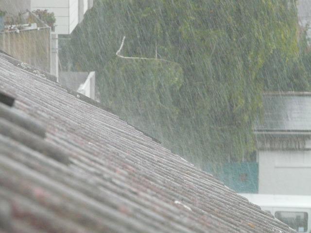 Meteorologii avertizează că vor fi ploi torențiale