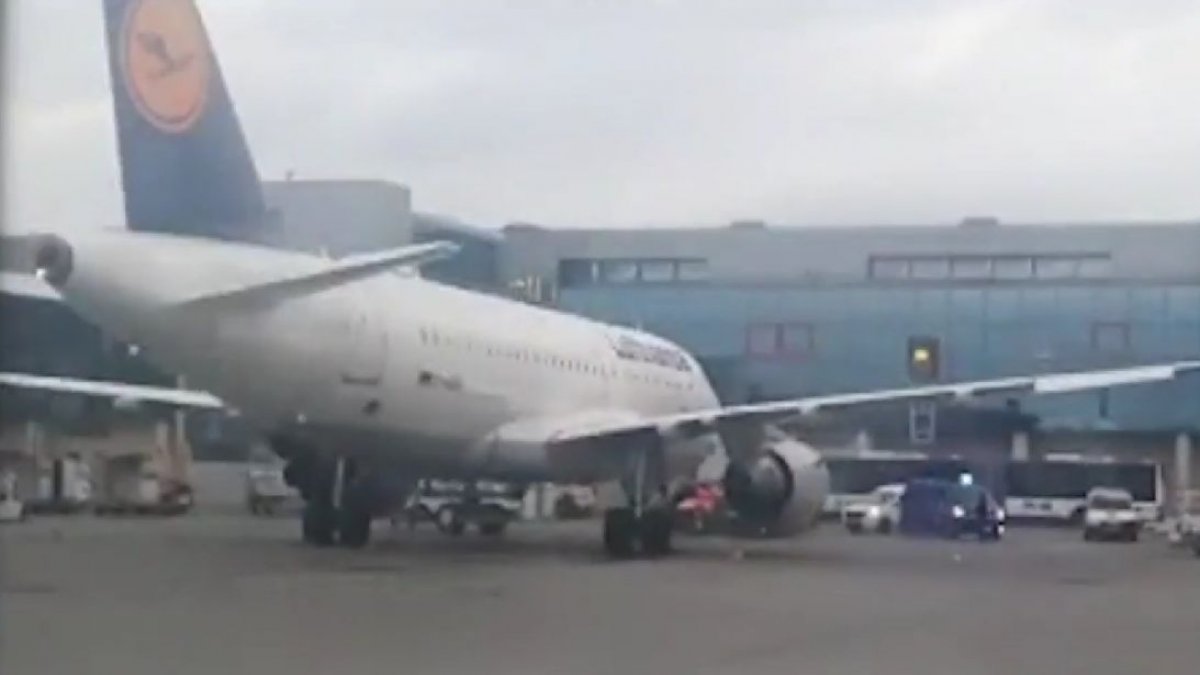 Alertă cu bombă la bordul unui avion