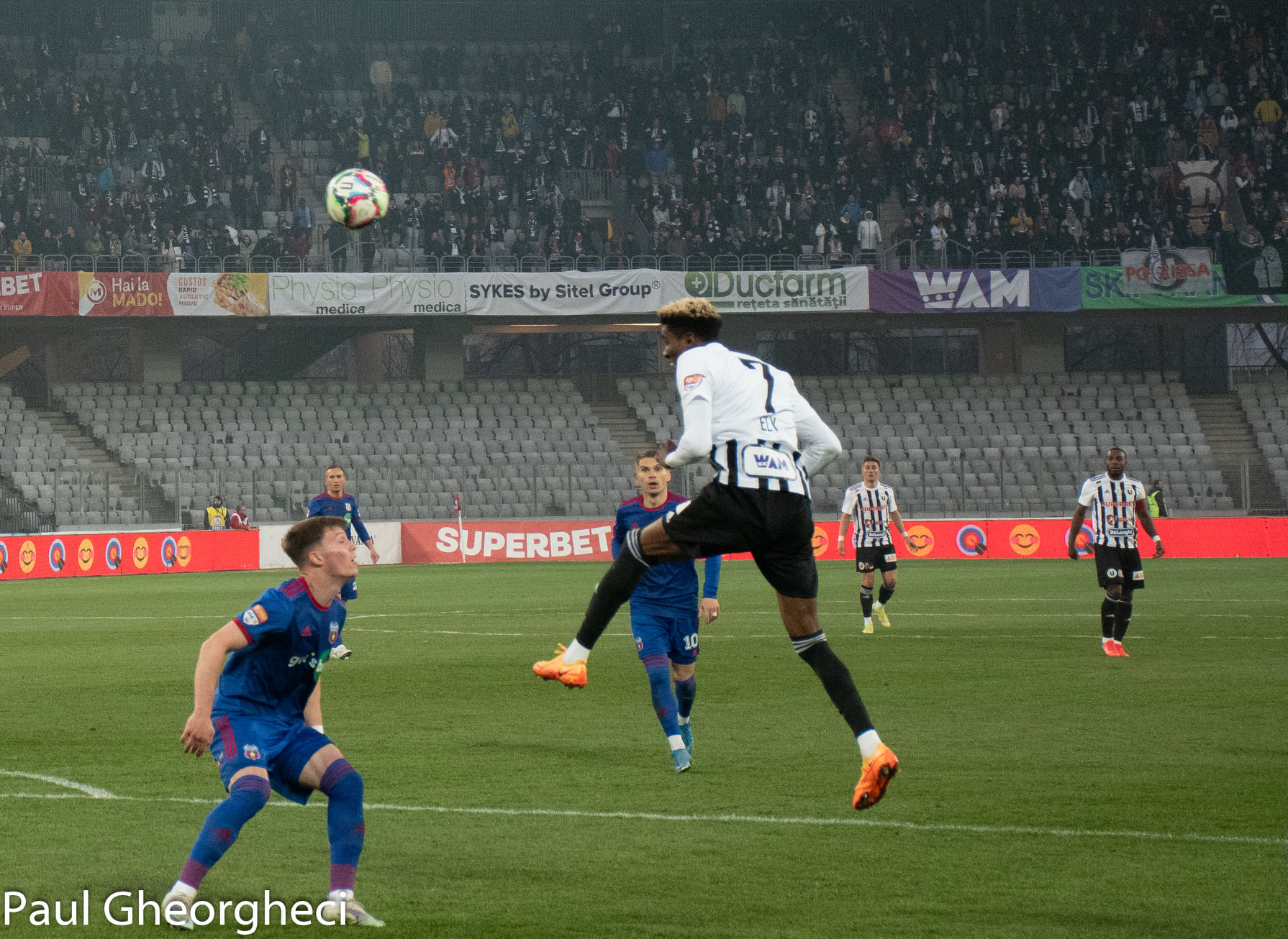 Ely Fernandes în meciul cu CSA Steau. Arhivă FOTO: Paul Gheorgheci