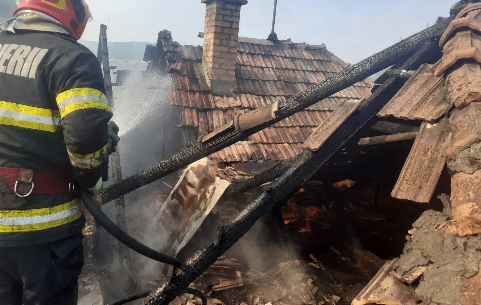 Pompierii au intervenit cu trei autospeciale/ FOTO: ISU Cluj