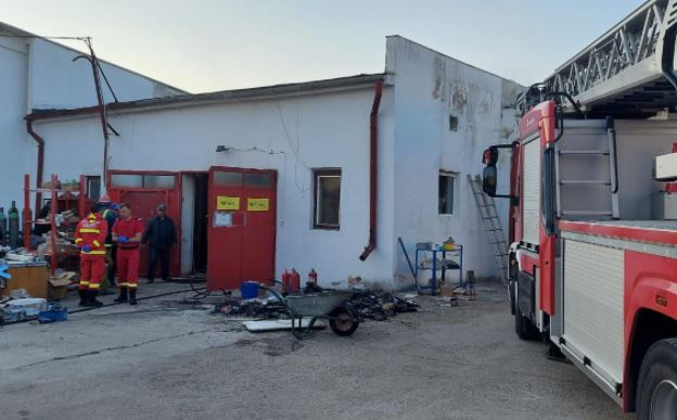 Incendiu la o hală din Bonțida / Foto: ISU Cluj