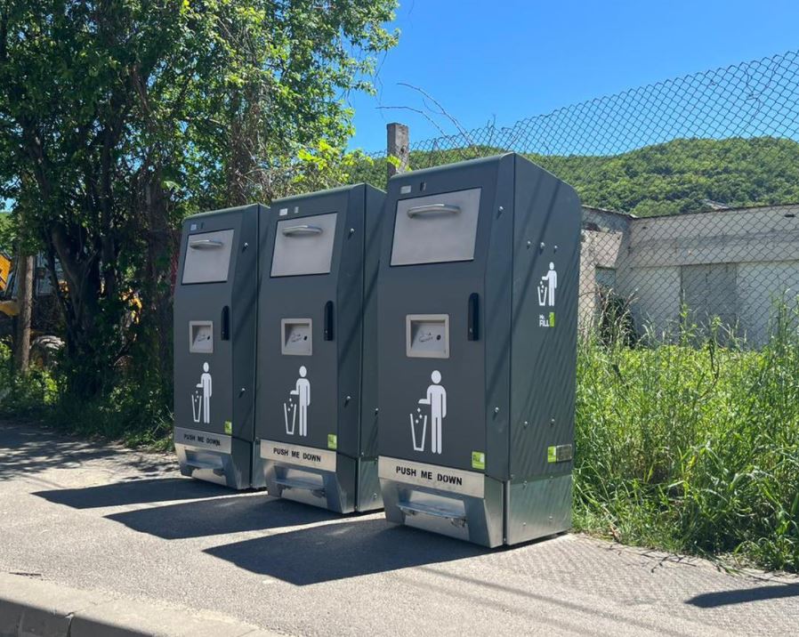 În Florești a fost instalată a treia stație de pubele inteligente / Foto: Bogdan Pivariu - Facebook