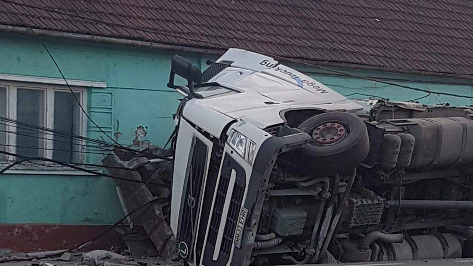 Un șofer de TIR beat a produs un accident mortal. FOTO: Observatornews